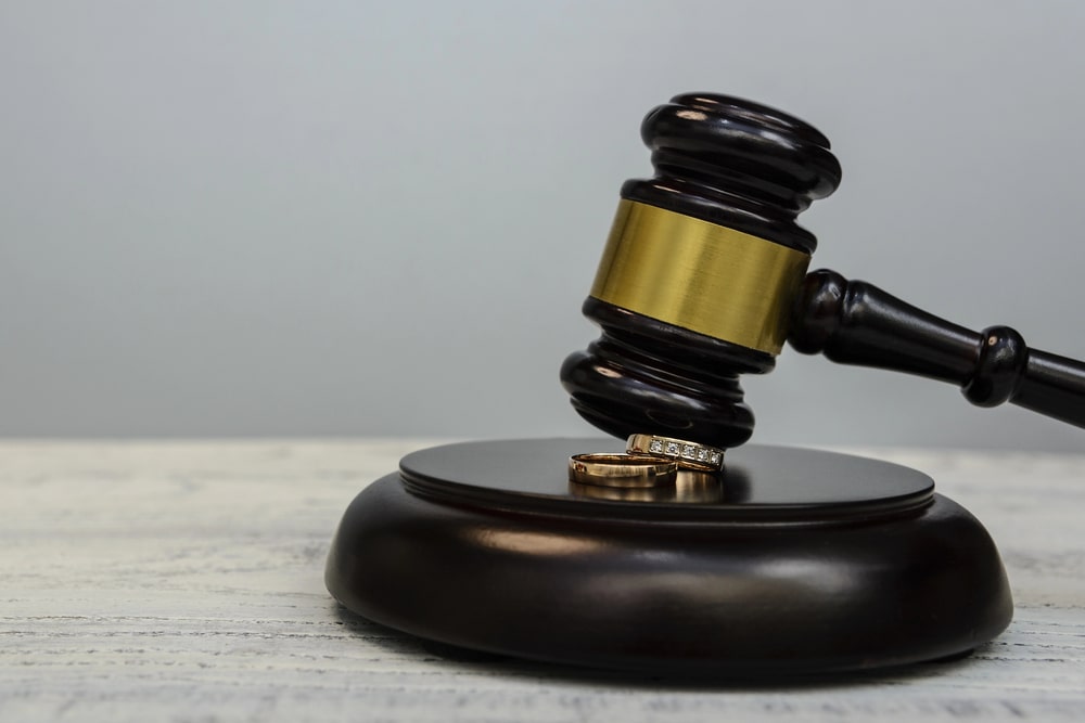 Signs You Need A Divorce Lawyer Immediately