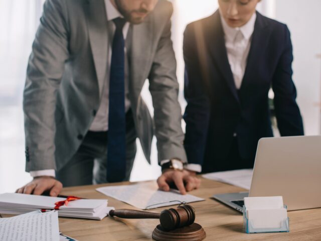 When To Hire A Business Dispute Lawyer For Your Company